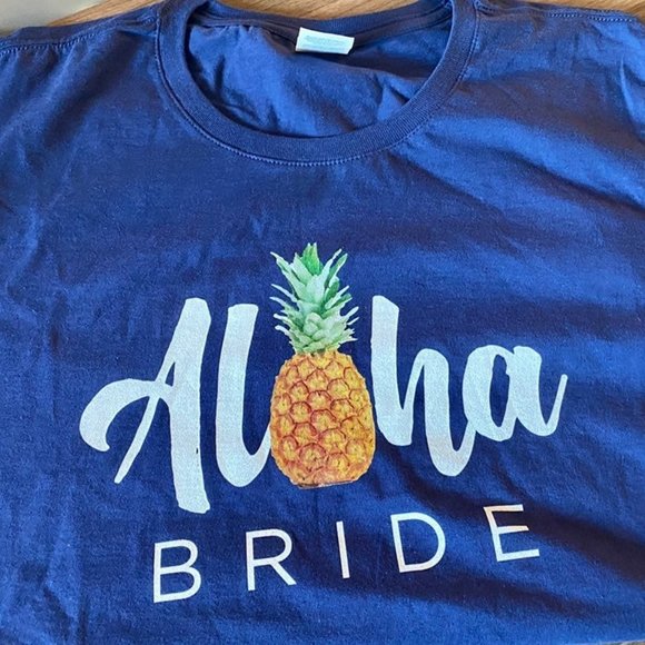 Aloha - Bundle of Bride & Groom Pineapple Shirts - Picture 6 of 13